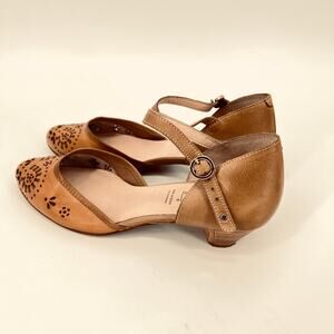 Pikolinos Womens Euro Size 42 U.S. Size 11 Elba Heels Tan Perforated Ankle Strap